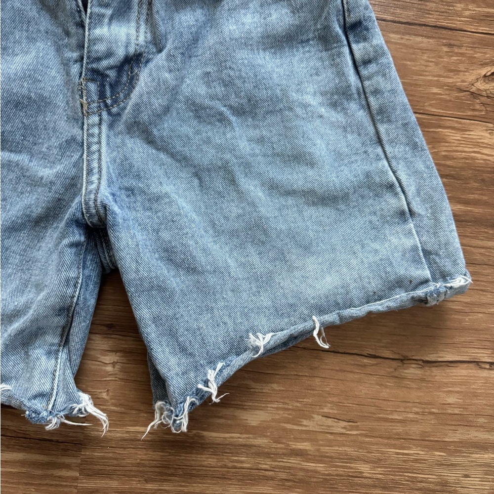 Stradivarius jeans Blue Denim Women's Shorts with Daisy Embroidery - Picture 5 of 9